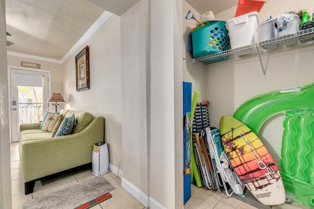 Walk To The Beach And Restaurants! - Coconut Villa'S Suite 2 St. Pete Beach Exterior foto